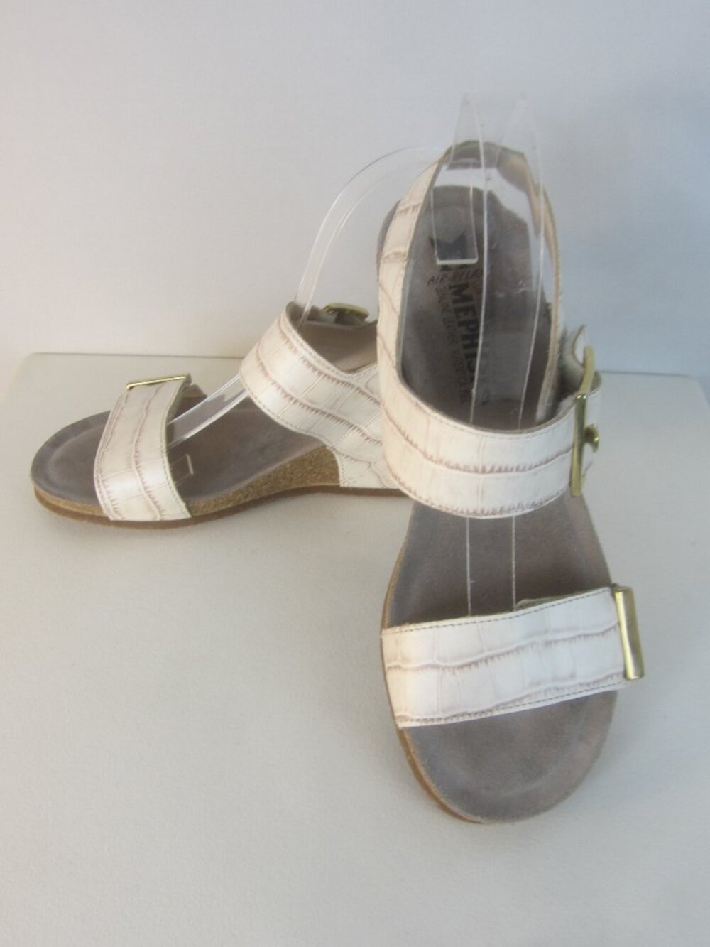 Mephisto Women 8 Cream Ivory Croc Embossed Wedge Sandals 38 Gold Tone Straps